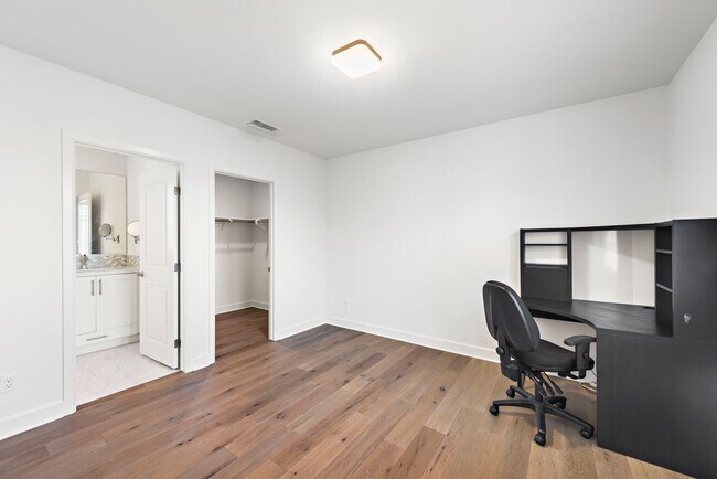 Building Photo - 106 Via Murcia