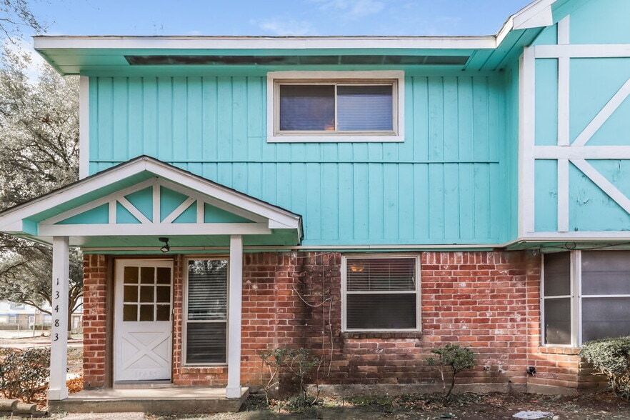 Primary Photo - 13483 Castilian Dr