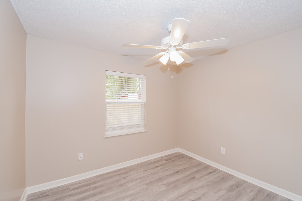 Building Photo - 4219 Pointe Haven Dr S