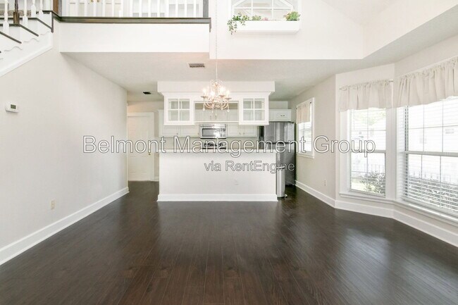 Building Photo - 933 Lake Elsie Dr