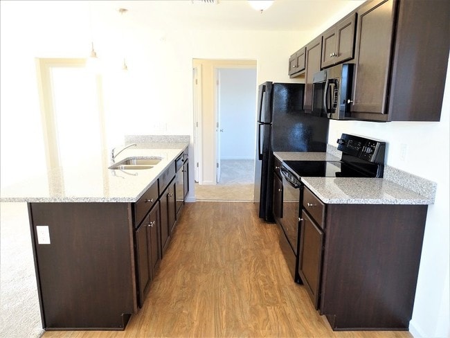 Building Photo - 69 Erin Court