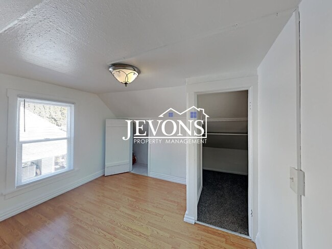 Building Photo - 921 S 21st Ave