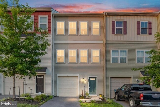 Building Photo - 267 Patchwork Dr