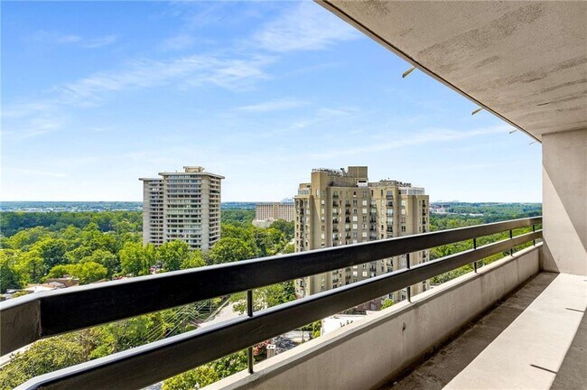 Building Photo - 2660 Peachtree Rd