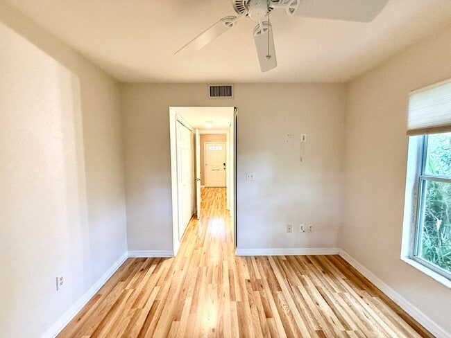 Building Photo - Adorable Two Story 2/2 Townhome in College...
