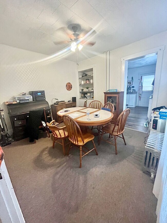 Building Photo - 255-257 N Spring St