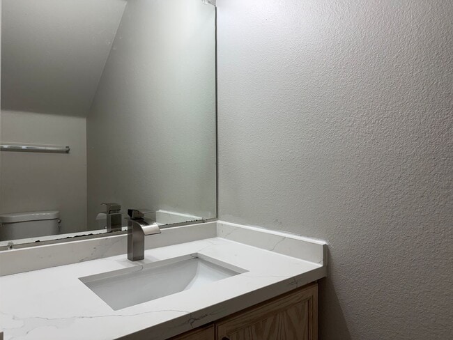 Building Photo - CLICK "REQUEST A TOUR" NOW!