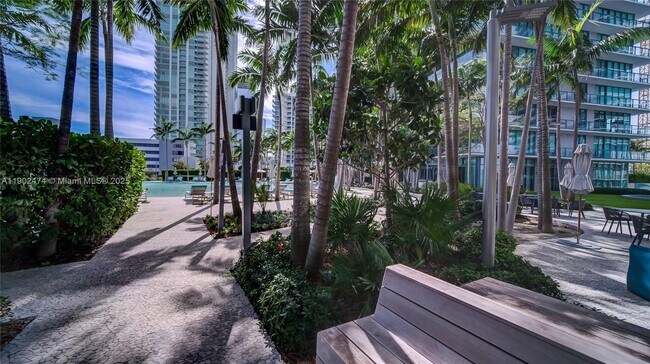 Building Photo - 480 NE 31st St