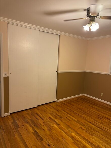 Building Photo - 605 Van Buren Ave