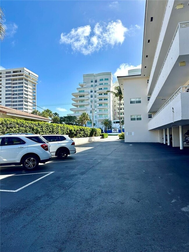 Building Photo - 2501 S Ocean Blvd