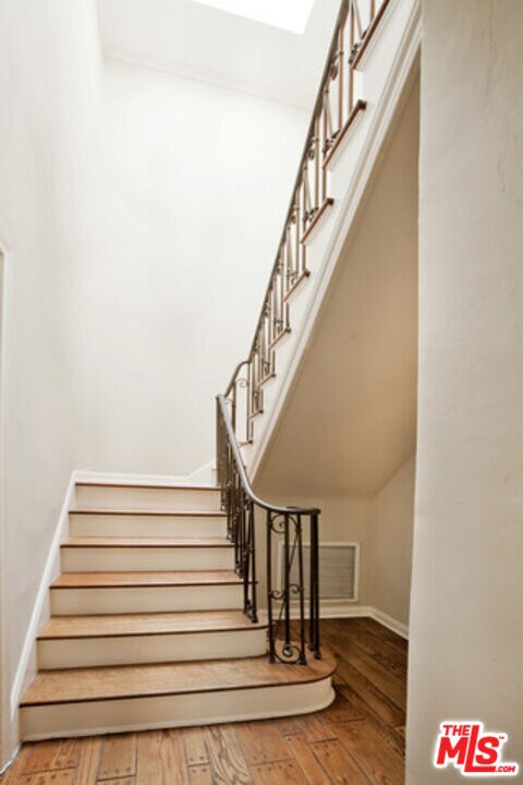 Building Photo - 251 S Citrus Ave