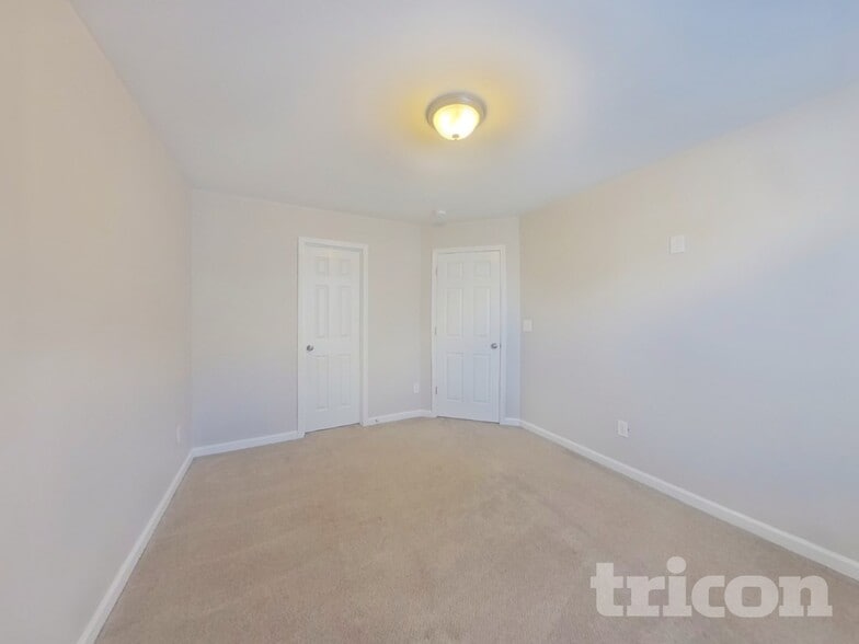 Building Photo - 2008 Pheasant Glen Rd