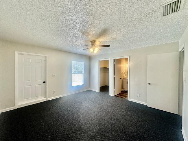 Building Photo - 5850 Cypress Gardens Blvd