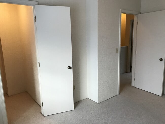 Building Photo - Pet Friendly! Two Bedroom Grant Creek Cond...