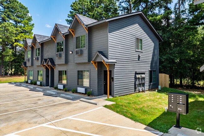 Building Photo - 5927 East Highway 80