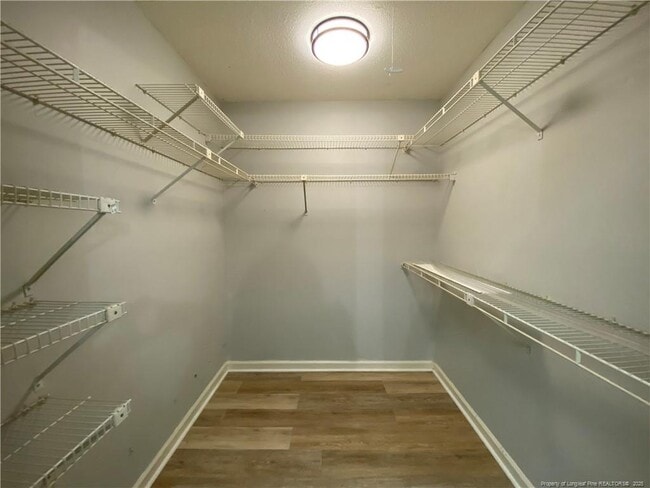 Building Photo - 517 Apple Ln