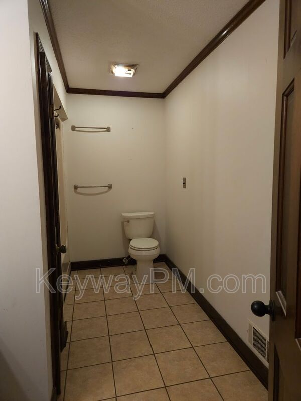 Building Photo - 299 Woodland Dr