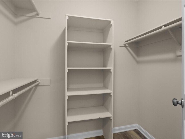 Building Photo - 1518 Summerset Pl