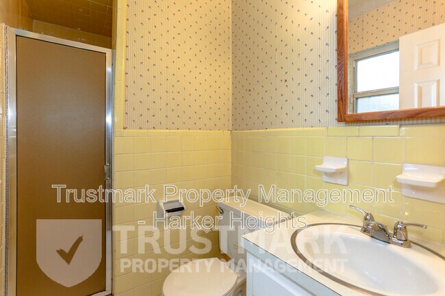 Building Photo - 417 Cottonwood Dr