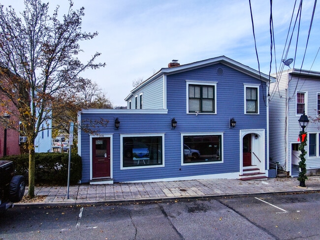 Building Photo - 206 E Main St