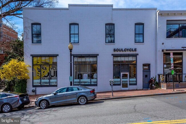Building Photo - 1315 N Ode St