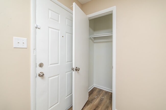 Building Photo - 3945 Starboard Rd