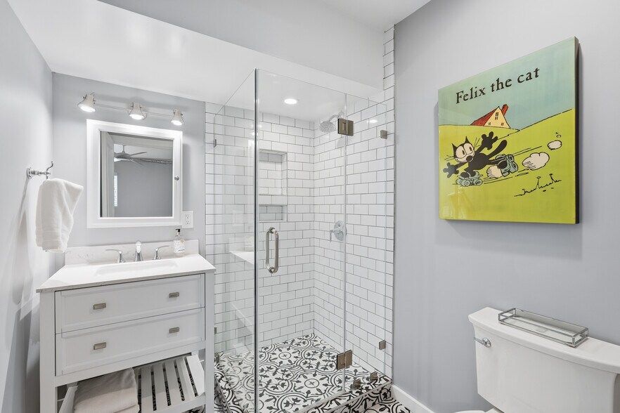 Building Photo - 116 5th Pl