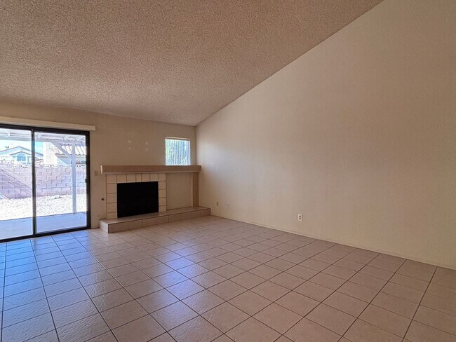 Building Photo - Single Story 3 Bedroom