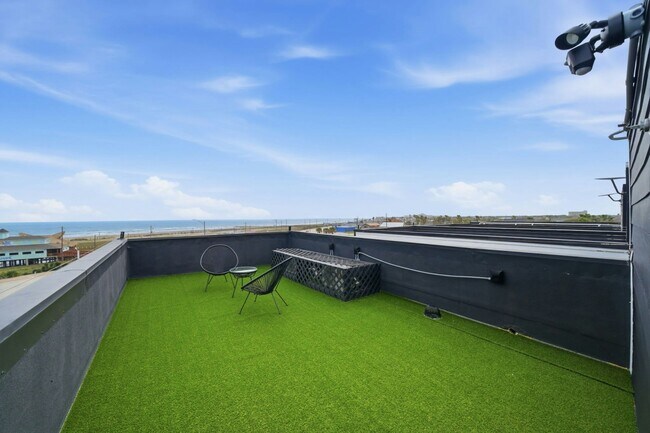 Building Photo - 801 Avenue K Ave