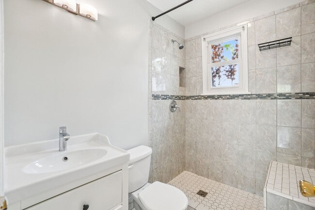 Building Photo - Semi Detached Home in Riggs Park!