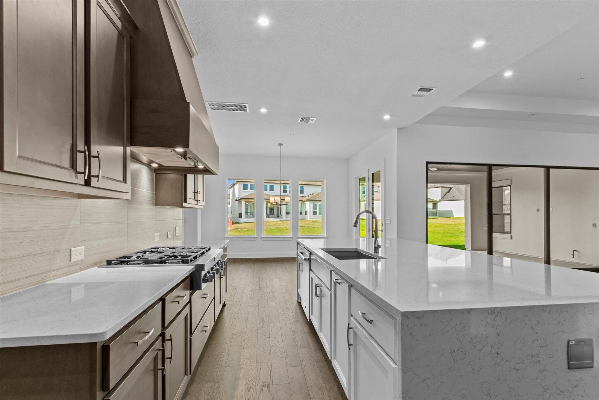 Building Photo - 2201 Vittoria Vw