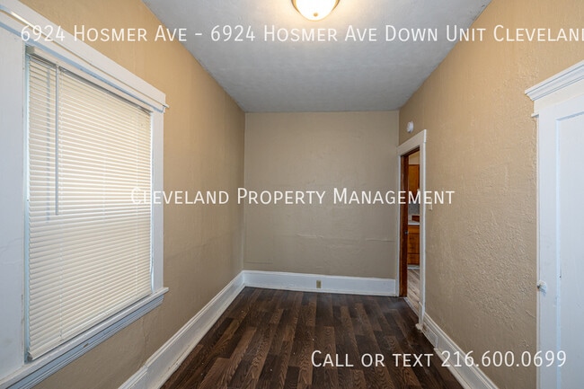 Building Photo - 6924 Hosmer Ave