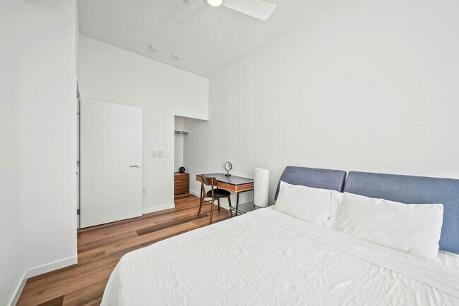 Building Photo - 1515 Liona St