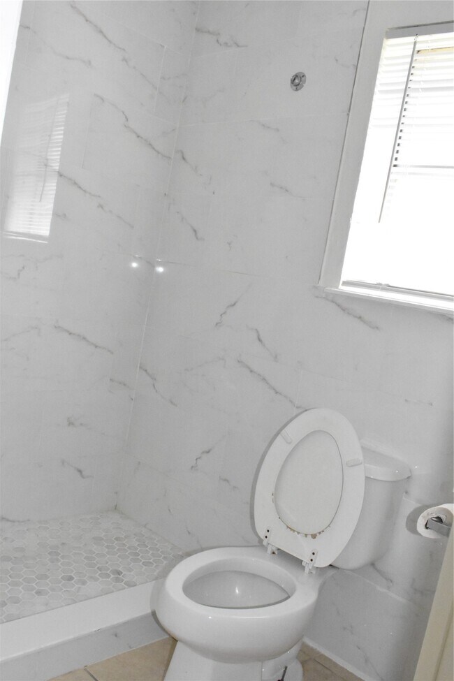 Building Photo - 7215 Caracas Dr