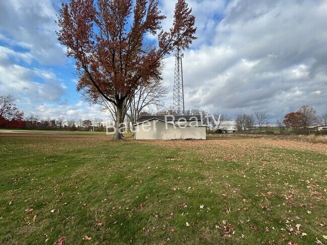 Building Photo - Beautiful County Setting