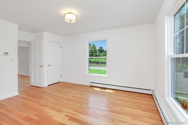 Building Photo - 214 Mixville Rd