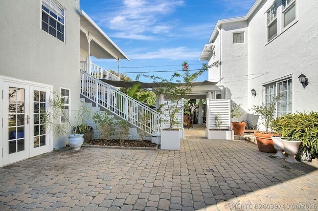 Building Photo - 412 El Prado