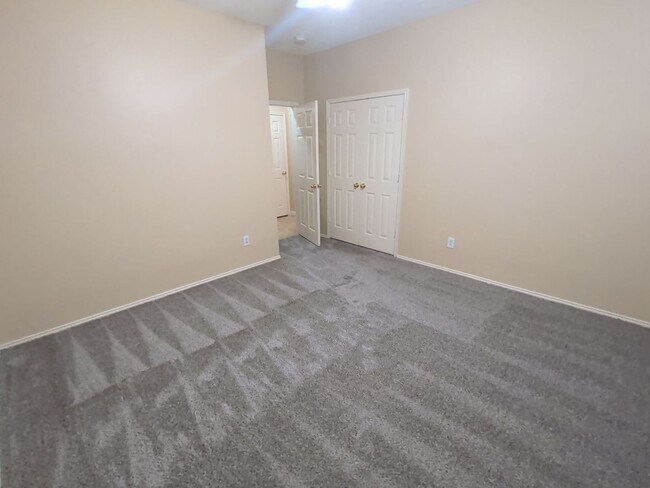 Building Photo - 4819 Brady Ct