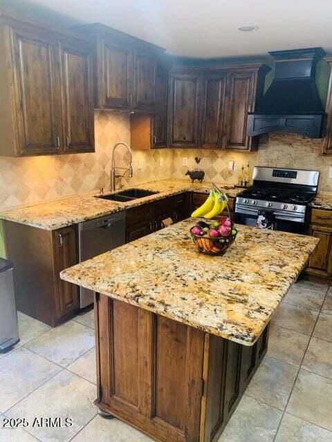 Building Photo - 42275 W Calle St