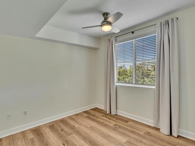 Building Photo - 1405 Renaissance Way