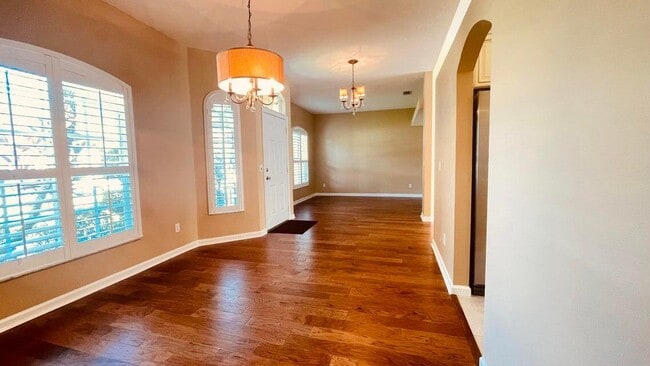 Building Photo - 1829 SW Hickock Terrace