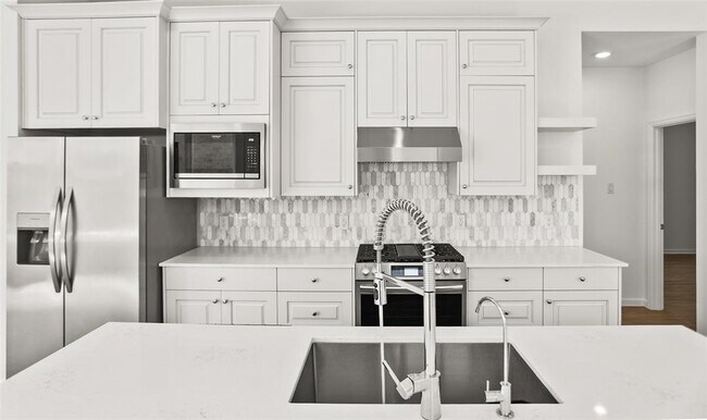Building Photo - 28806 Bobcat Run Dr