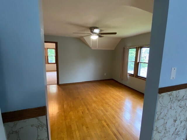 Building Photo - 3771 E Squire Ave