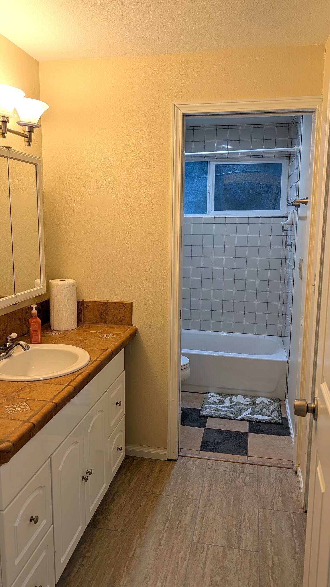 Building Photo - 17801 Stone Ave N