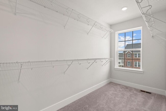 Building Photo - 7754 Meander Ct S