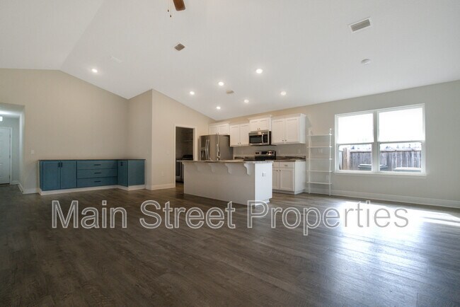 Building Photo - 152 Polo Ter