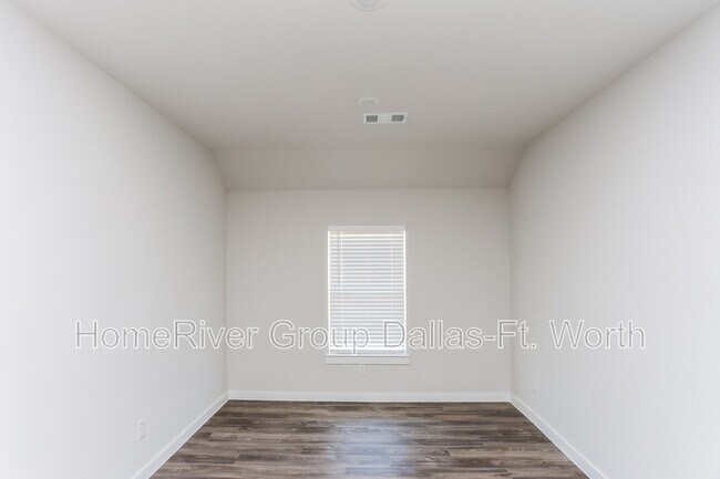 Building Photo - 353 Fire Rock Dr