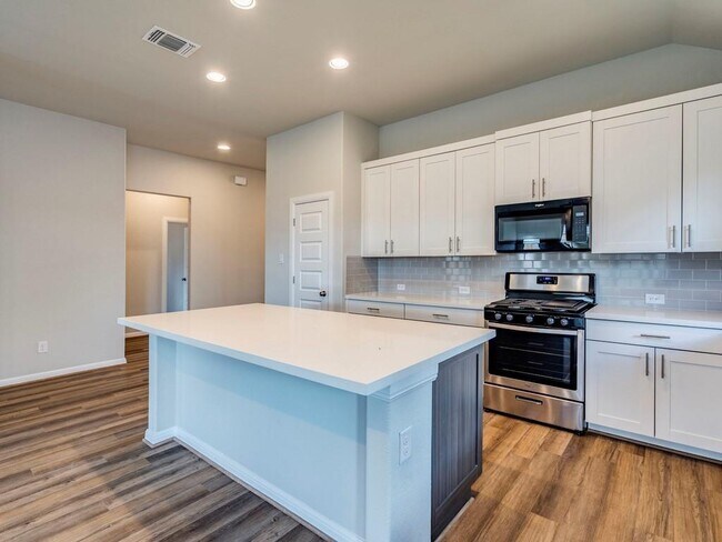 Building Photo - 270 Rimrock Ct