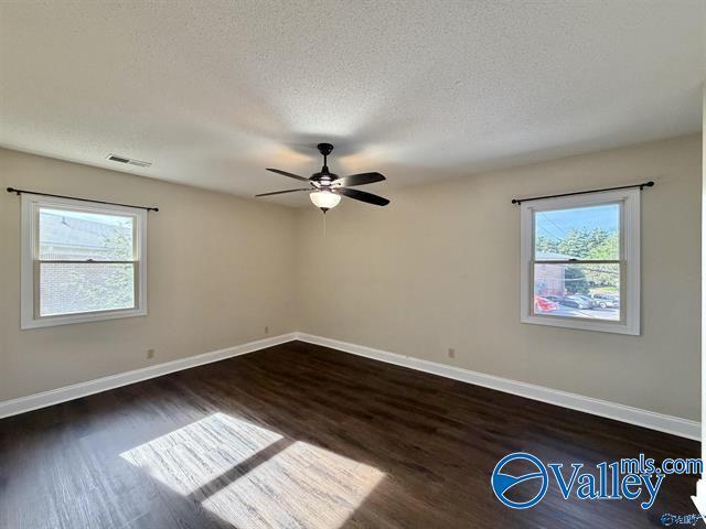 Building Photo - 1208 SE Willowbrook Dr