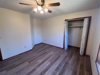 Building Photo - 1402 Sunshine Dr